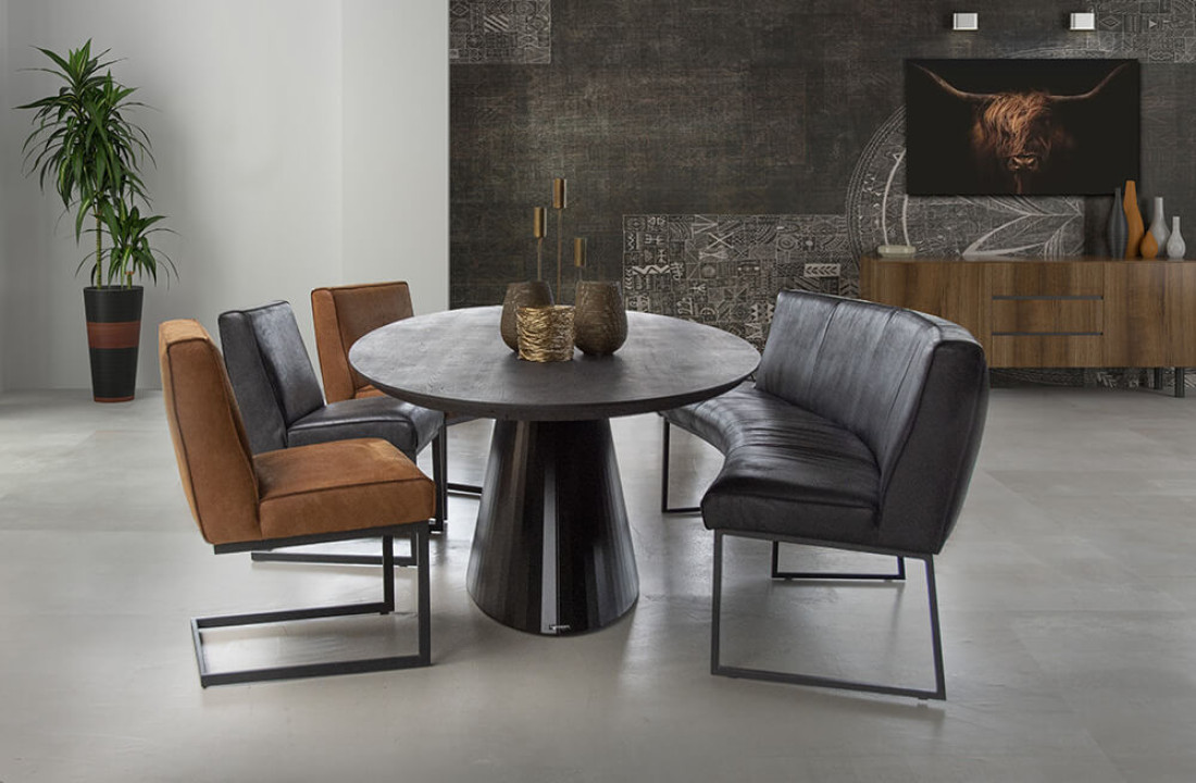Lara-oval-bench-sfeer-Africa-Superblack